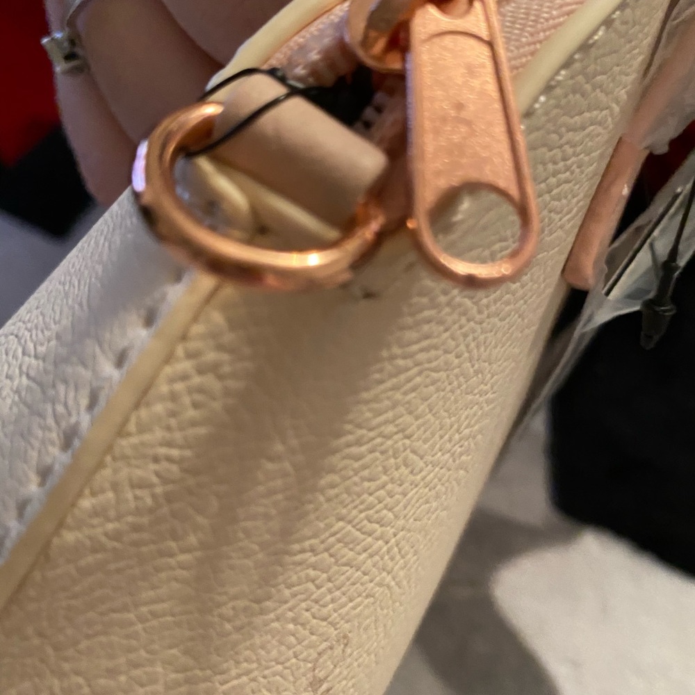 DISNEY LOUNGEFLY - Picture 6 of 8